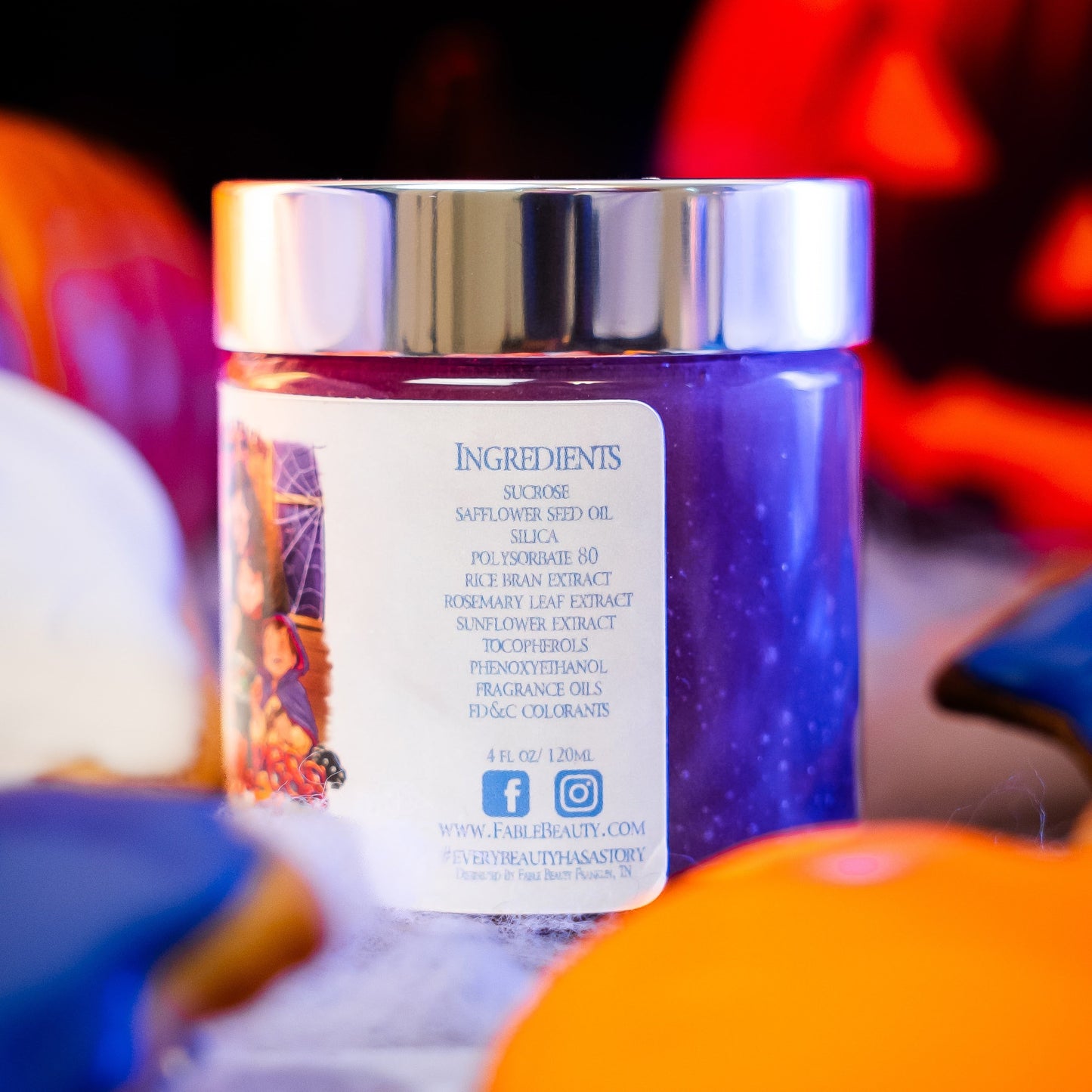 Treatress - Magical Sugar Scrub - Cinnamon Sugar Cookies, Vanilla Extract, Warm Nutmeg
