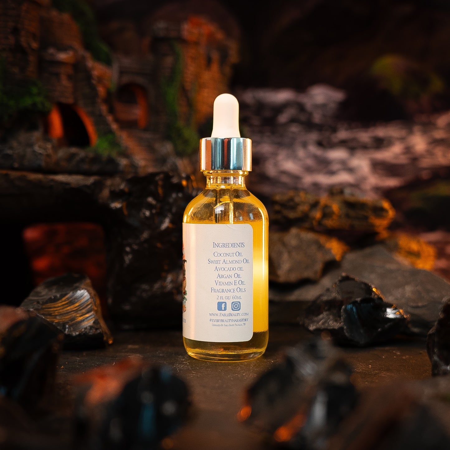 The Heroine - Hair Oil Elixir - Golden Vanilla Peach, Smoky Leather, Cashmere Musk