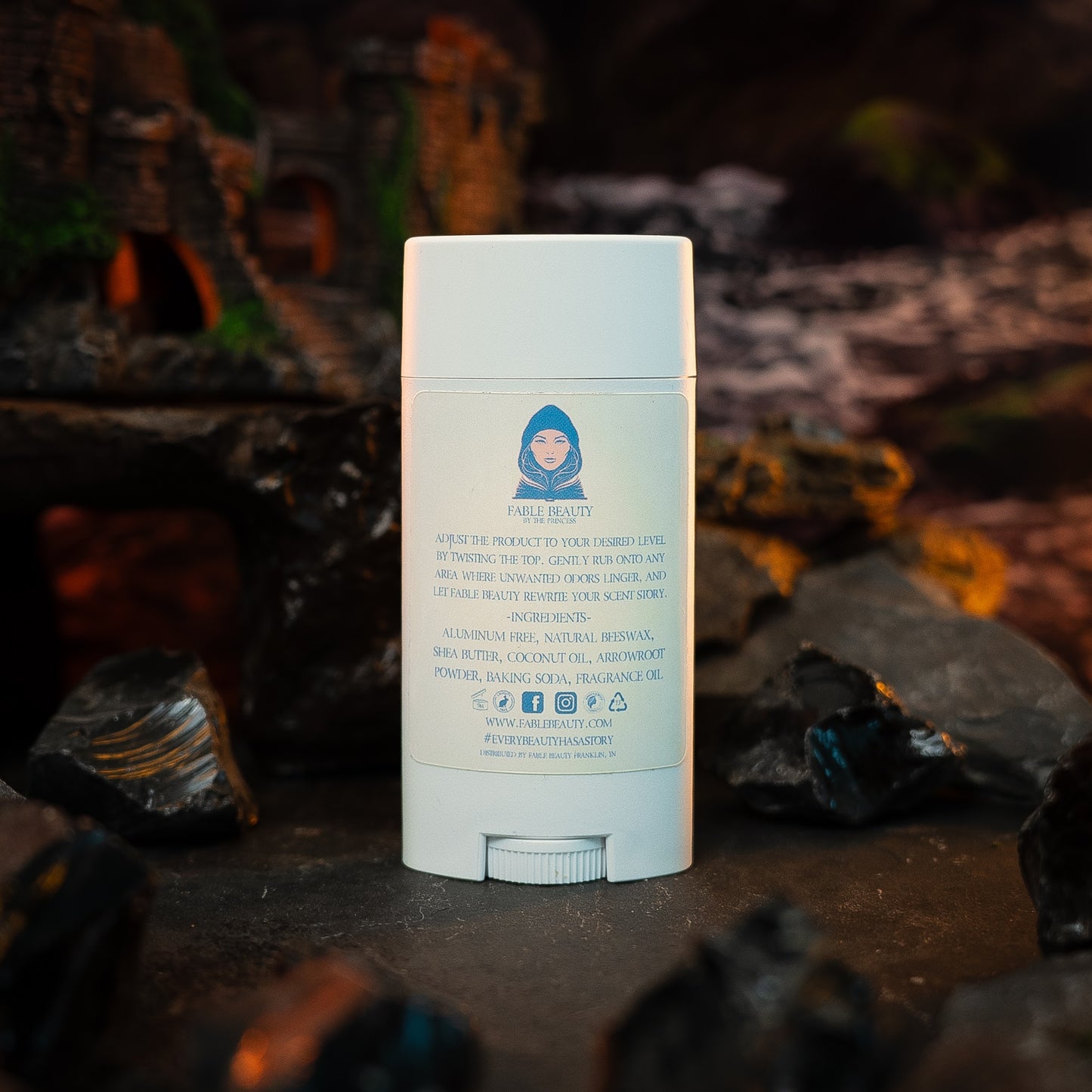 The Heroine - Natural Deodorant - Golden Vanilla Peach, Smoky Leather, Cashmere Musk