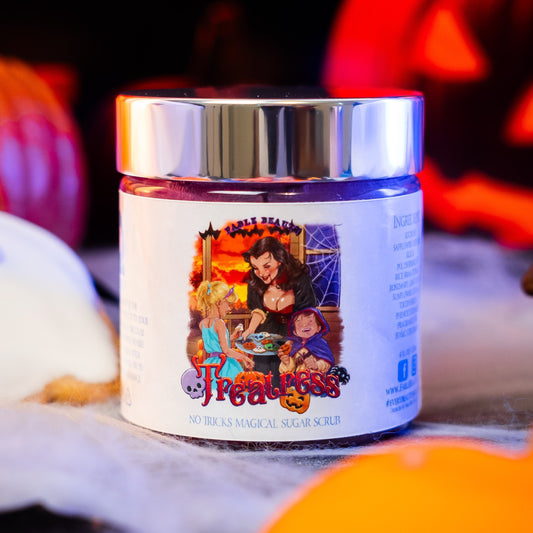 Treatress - Magical Sugar Scrub - Cinnamon Sugar Cookies, Vanilla Extract, Warm Nutmeg