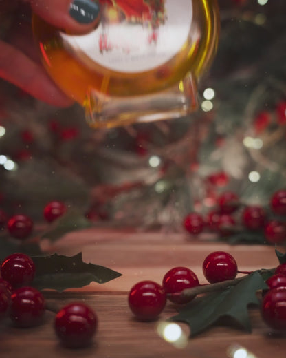 Holly Berry - Perfume - Mistletoe, Warm Nutmeg, & Spiced Berries